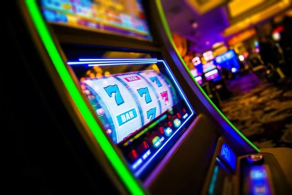 medan live dealer table on mobile showing blackjack game with dealer and player cards